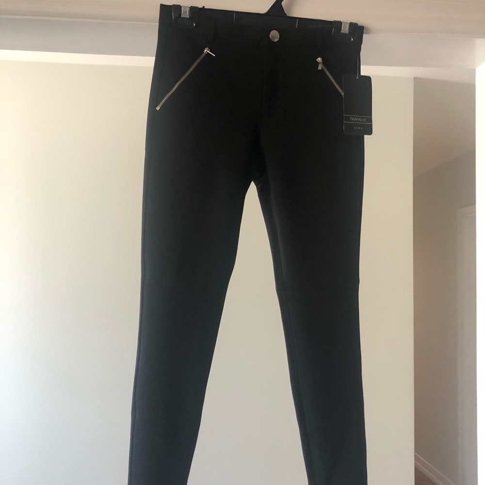 Zara Black ladies skinny leg pants
